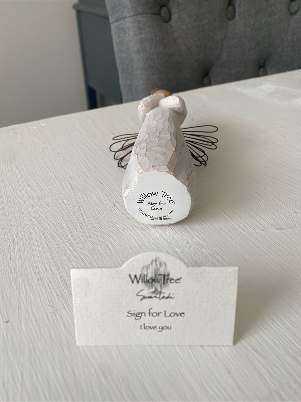 Willow Tree Angel "Sign for Love" Figurine with Crossed Arms, I Love You - Picture 5 of 5